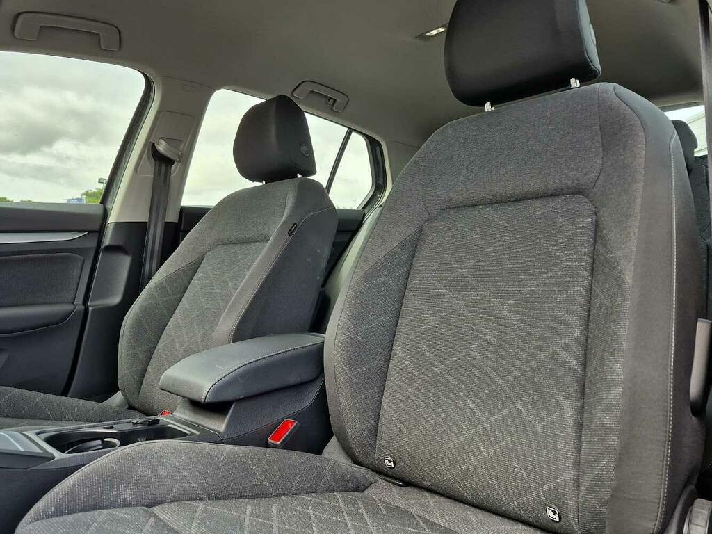 Volkswagen Golf 8 Life 1.5 Etsi 150Ps 7-Speed Dsg Grey #38