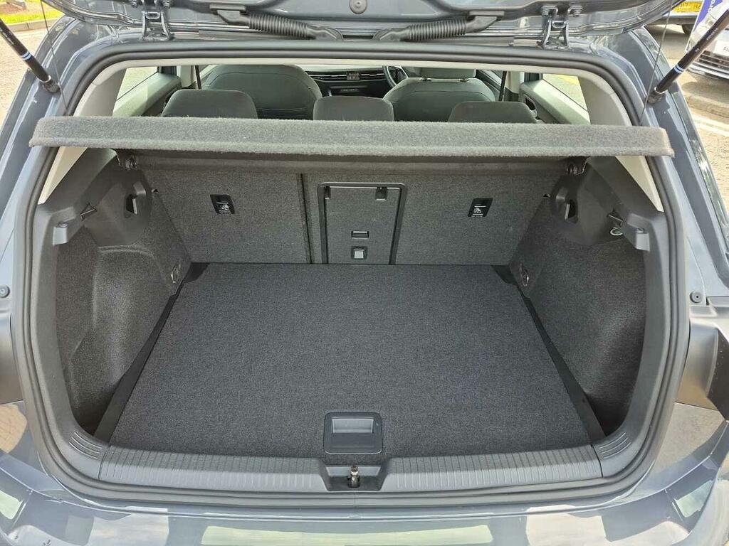 Volkswagen Golf 8 Life 1.5 Etsi 150Ps 7-Speed Dsg Grey #40
