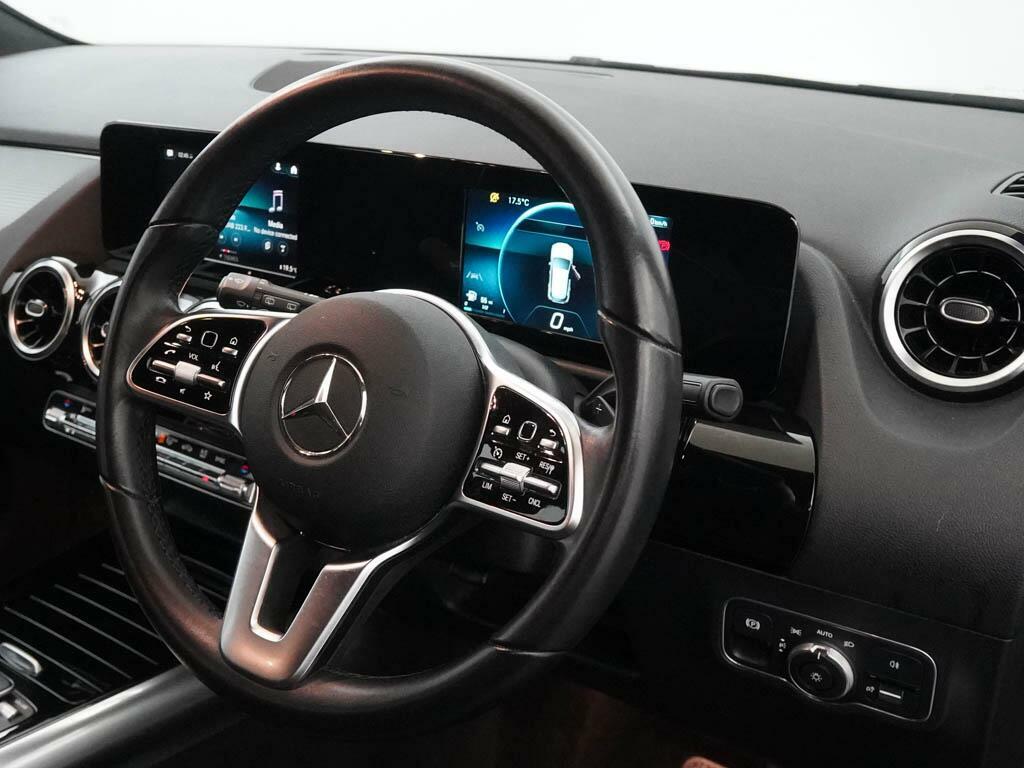 Mercedes-Benz GLA Class 180 Amg Line Edition Suv 7G-dct Euro 6 Black #17