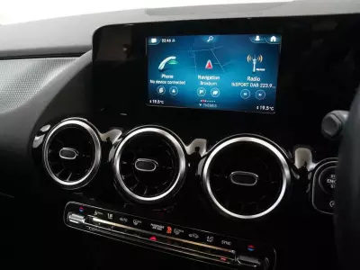 Mercedes-Benz GLA Class 1.3 Gla200 Sport Suv 7G-dct Euro 6 Ss Grey #24