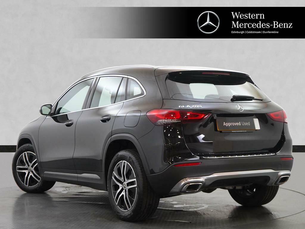 Mercedes-Benz GLA Class Gla 200 Sport Black #2