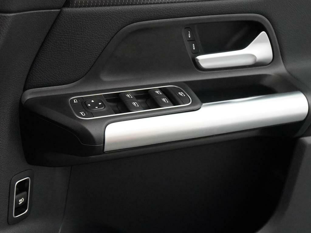 Mercedes-Benz GLA Class 180 Amg Line Edition Suv 7G-dct Euro 6 Black #33