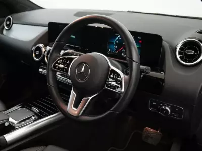 Mercedes-Benz GLA Class 1.3 Gla200 Sport Suv 7G-dct Euro 6 Ss Grey #42