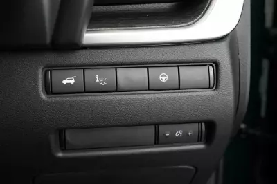 Nissan Qashqai 1.3 Dig-t Mh 158 N-connecta Xtronic Silver #40