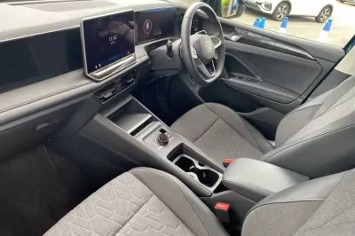 Volkswagen Tiguan 2.0 Tdi R-line Dsg Black #2