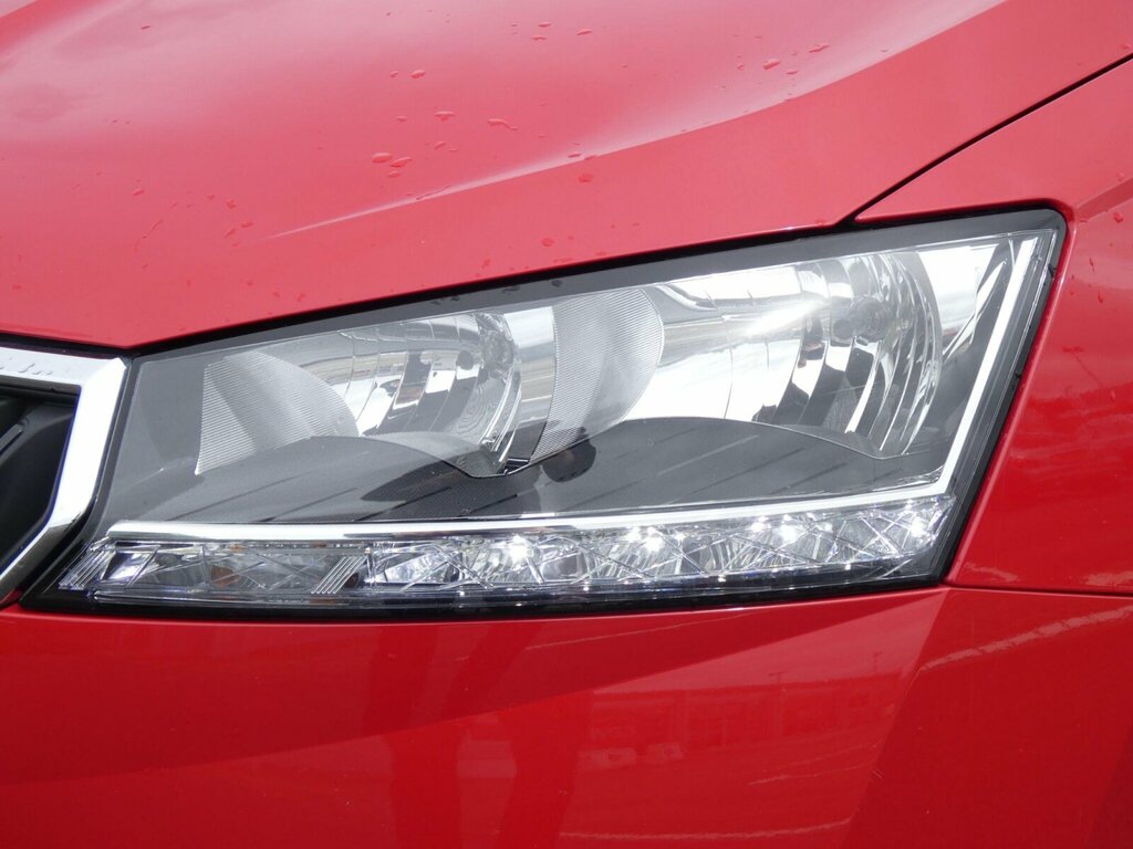 Skoda Fabia 1.0 Tsi Colour Edition Euro 6 Ss Red #5