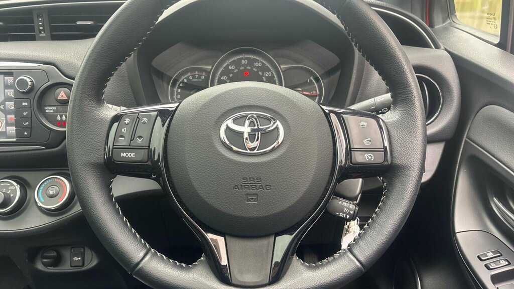 Toyota Yaris 1.33 Icon  #10