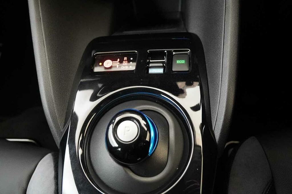 Nissan Leaf 110Kw Tekna 39Kwh Contrast Roof Grey #29