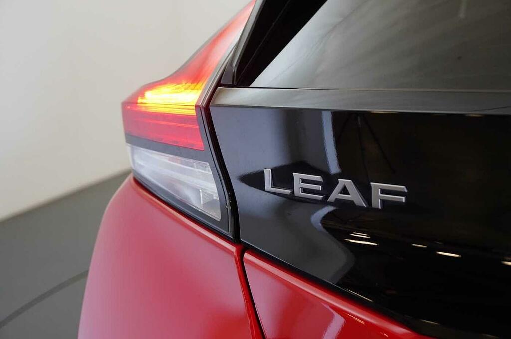 Nissan Leaf 110Kw Tekna 39Kwh Contrast Roof Grey #9