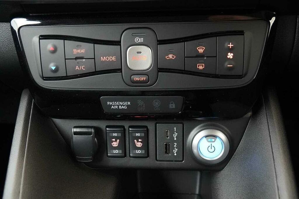 Nissan Leaf 110Kw Tekna 39Kwh Contrast Roof Grey #28