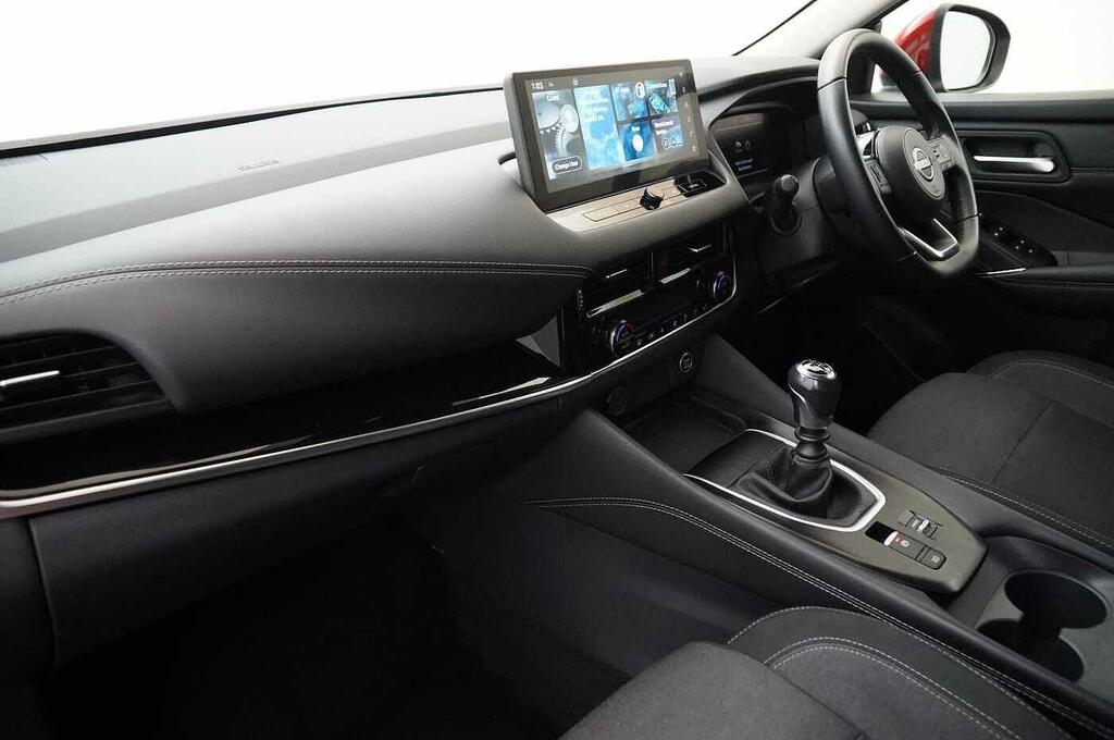 Nissan Qashqai 1.3 Dig-t Mh 140 N-connecta With Sat Nav And 360 V Red #2