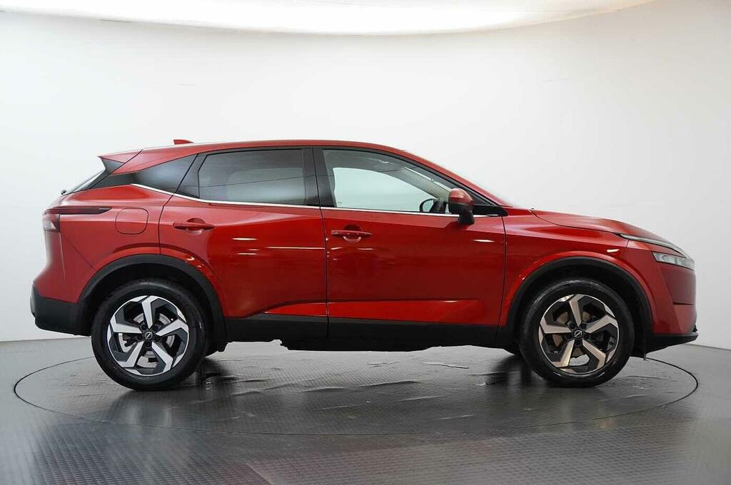 Nissan Qashqai 1.3 Dig-t Mh 140 N-connecta With Sat Nav And 360 V Red #6
