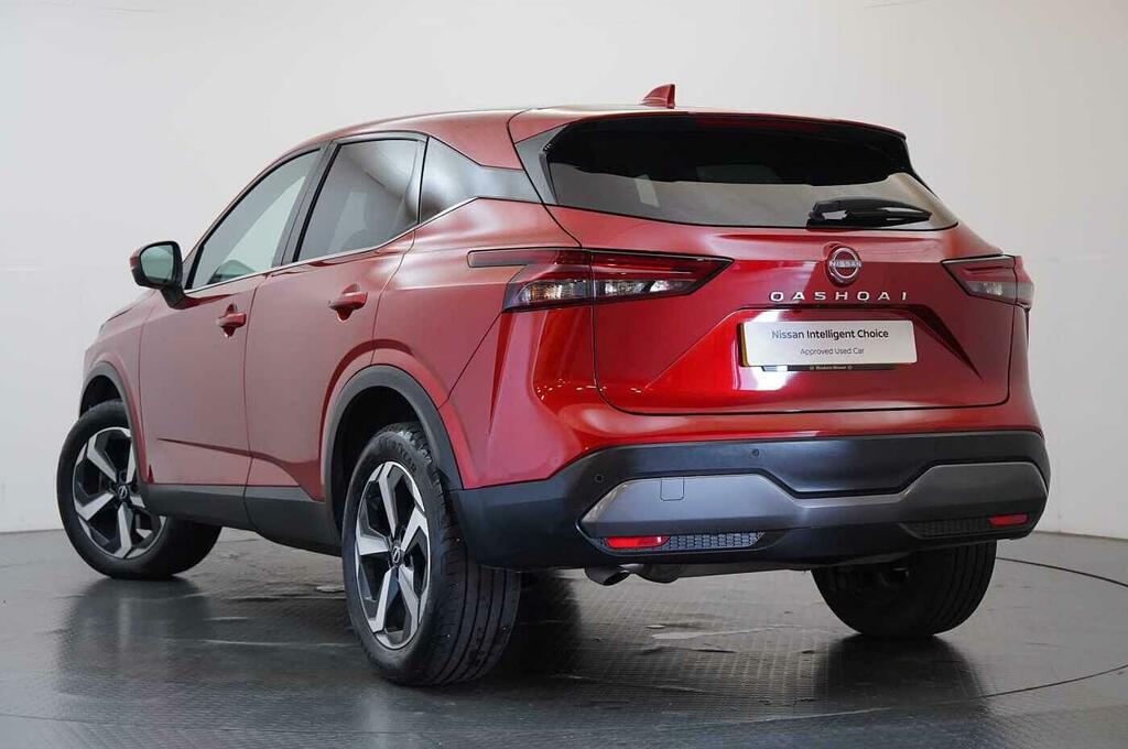Nissan Qashqai 1.3 Dig-t Mh 140 N-connecta With Sat Nav And 360 V Red #3