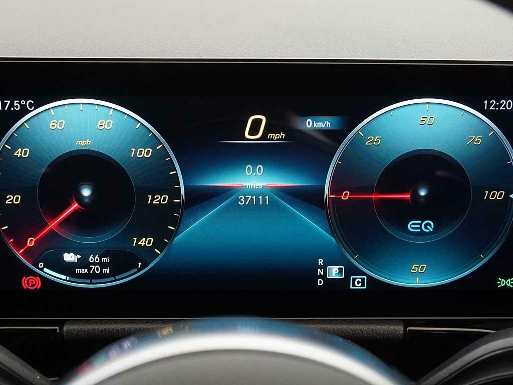Mercedes-Benz EQA Eqa 300 4Matic Amg Line Black #4