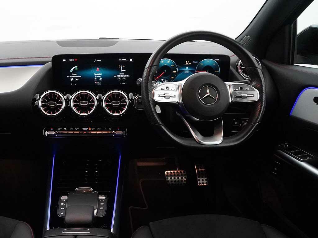 Mercedes-Benz EQA Eqa 300 4Matic Amg Line Black #5