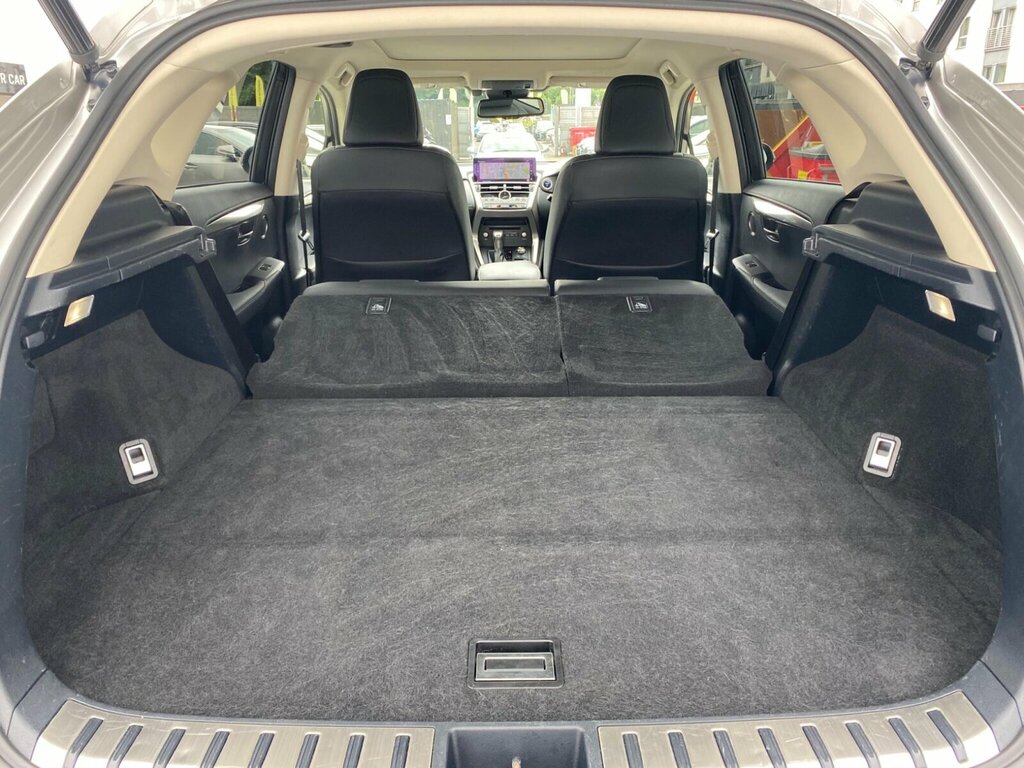 Lexus NX 300H 2.5 Takumi Cvt Pan Roof Silver #43