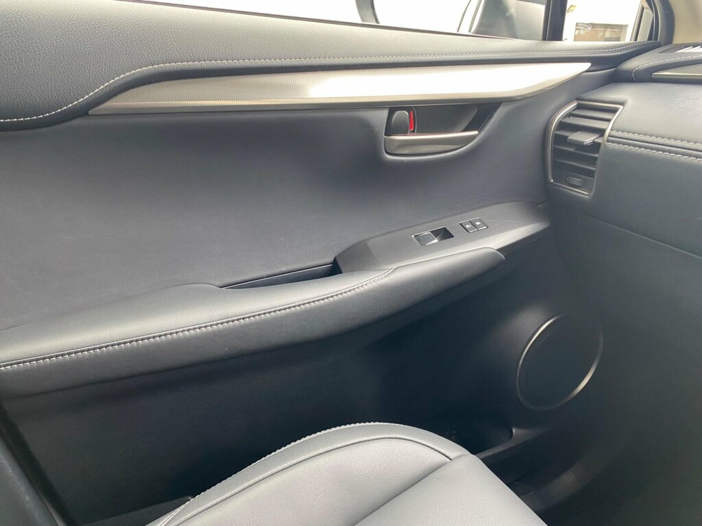 Lexus NX 300H 2.5 Takumi Cvt Pan Roof Silver #61