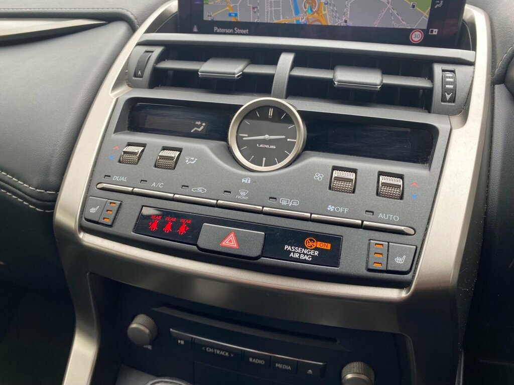 Lexus NX 300H 2.5 Takumi Cvt Pan Roof Silver #54