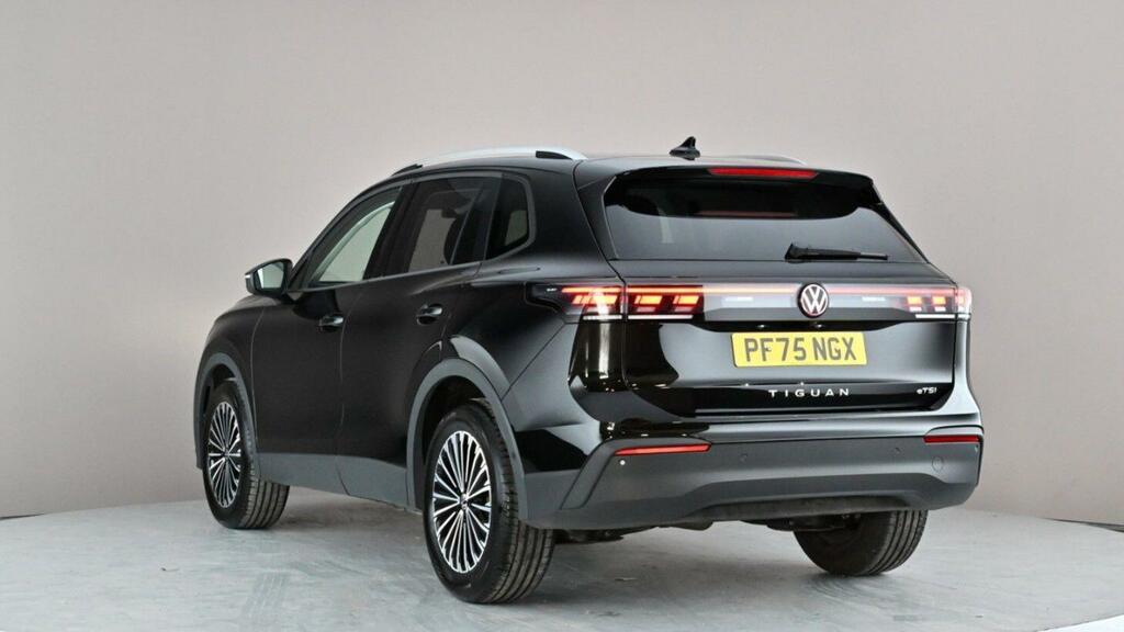 Volkswagen Tiguan 1.5 Etsi 150 Match Dsg Black #3