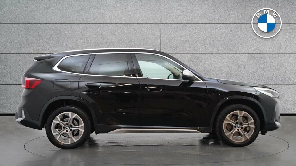 BMW X1 2.0 23I Mht Xline Suv Hybrid Dct Xdrive Black #3