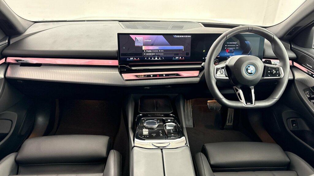 BMW 5 Series 2.0 530E 22.1Kwh M Sport Touring Plug-i Black #4