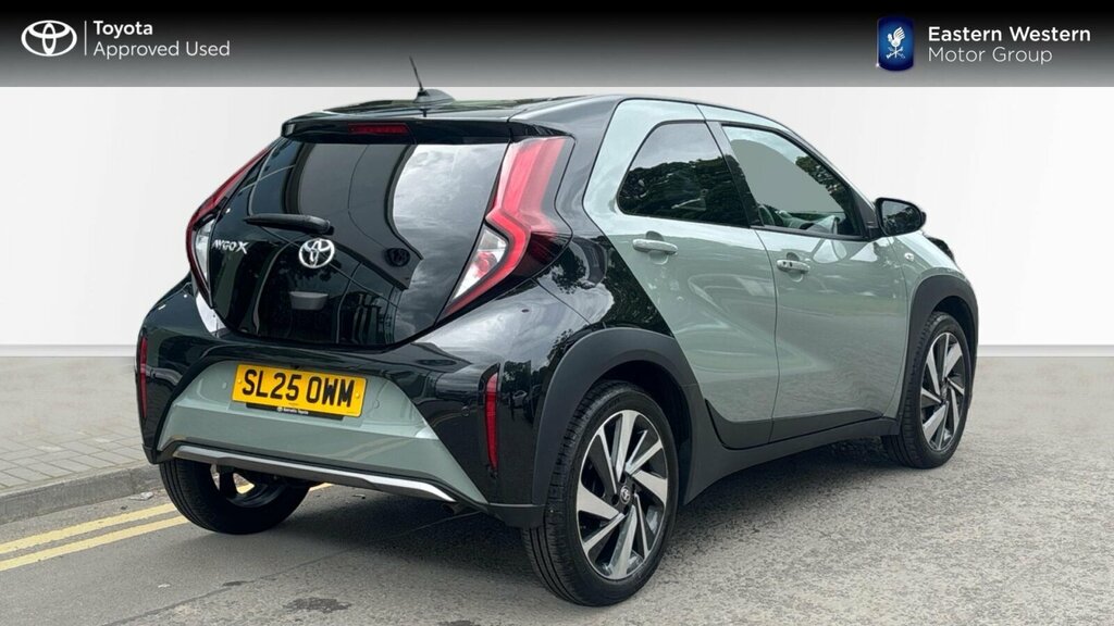 Toyota Aygo X 1.0 Vvt-i Exclusive Euro 6 Ss Green #2