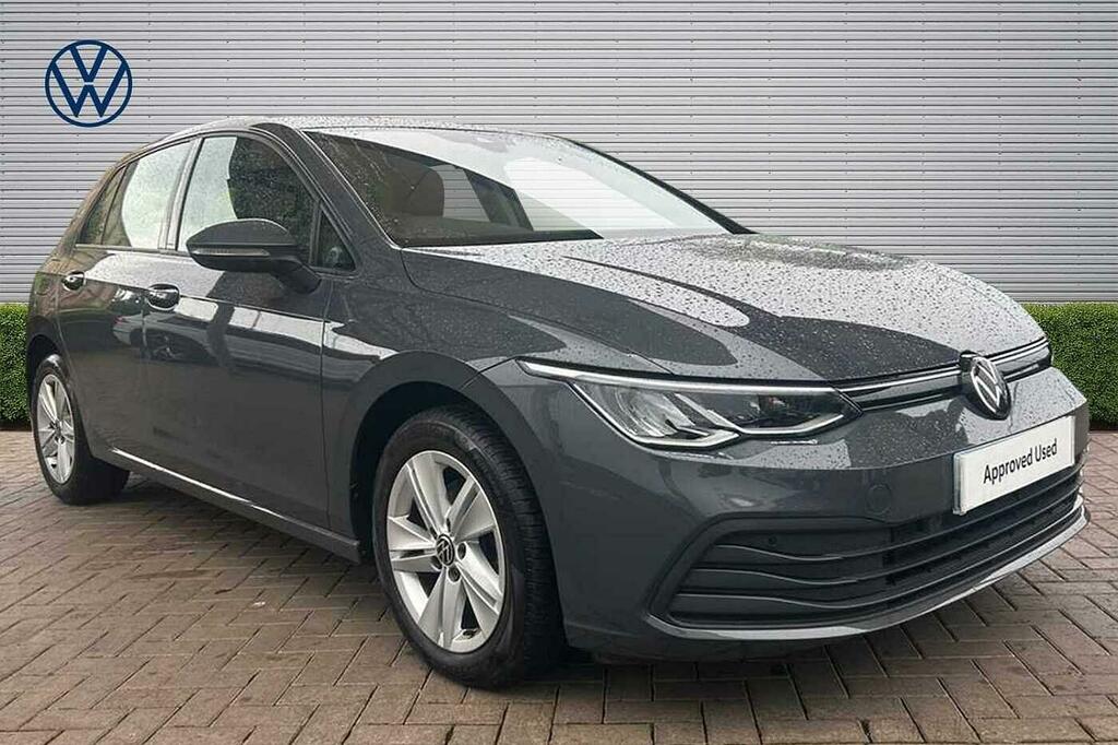 Volkswagen Golf 8 Life 1.5 Tsi 150Ps 6-Speed Black #1