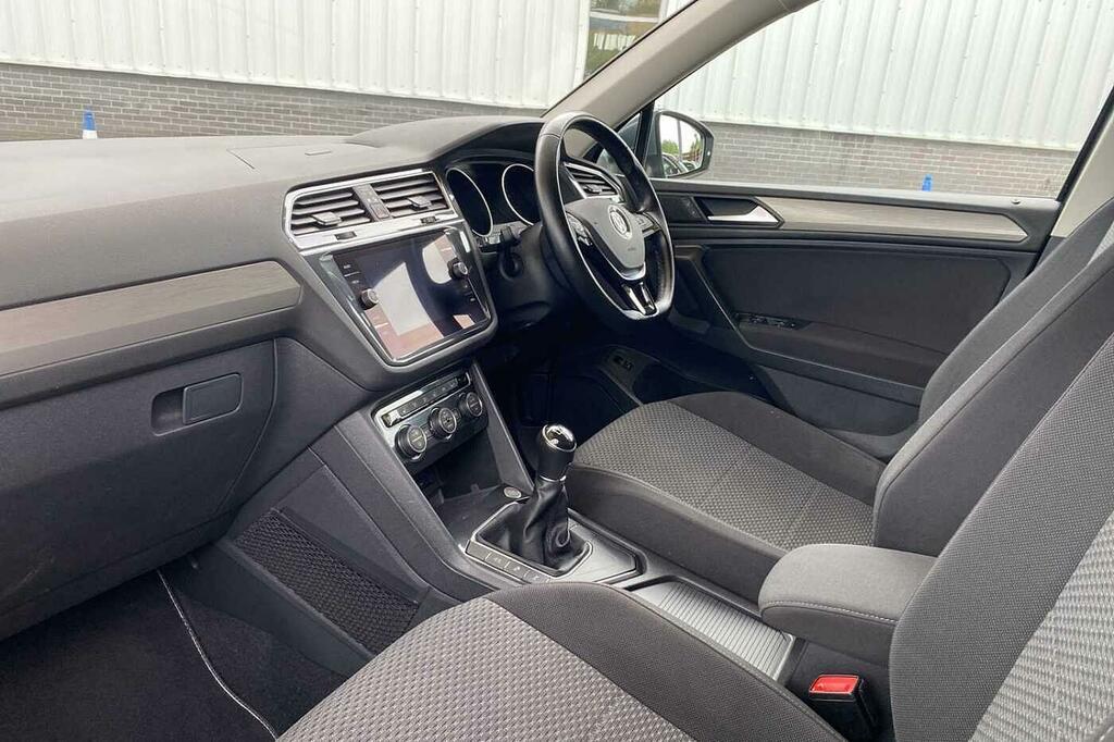 Volkswagen Tiguan Allspace 2.0 Tdi Match Grey #2