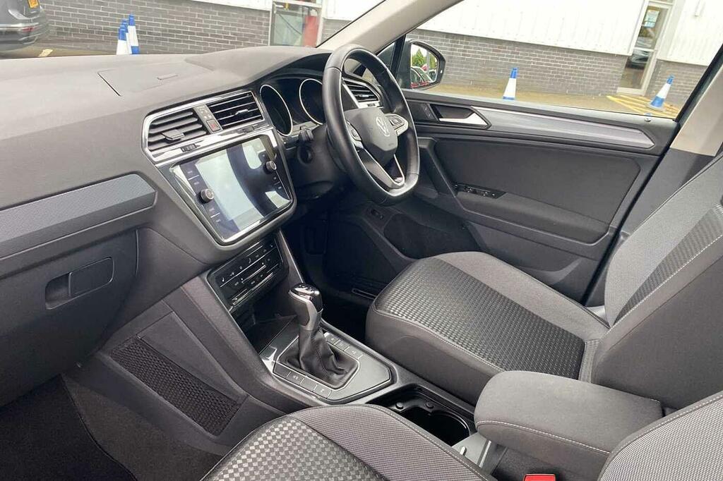 Volkswagen Tiguan 1.5 Tsi 150 Active Dsg Grey #2