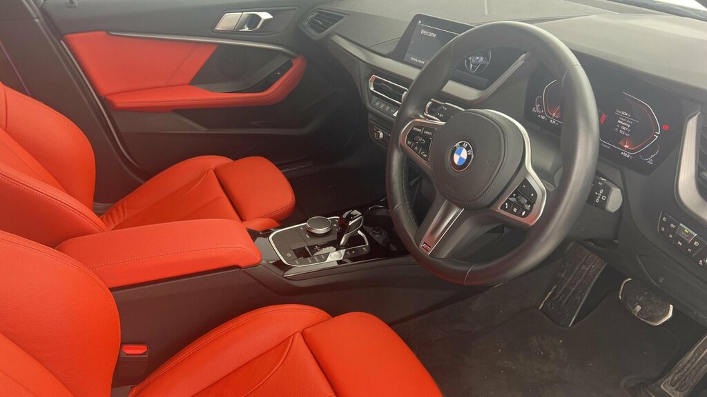 BMW 1 Series 116D M Sport YC22UUN White #6