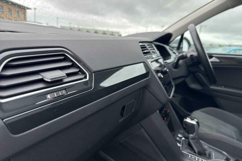 Volkswagen Tiguan 1.5 Tsi 150 Life Black #36