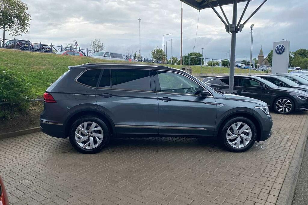 Volkswagen Tiguan Allspace 1.5 Tsi Life Grey #4