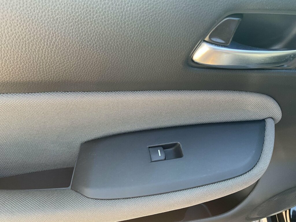 Honda Jazz 1.5 I-mmd Hybrid Crosstar Ex Ecvt White #22