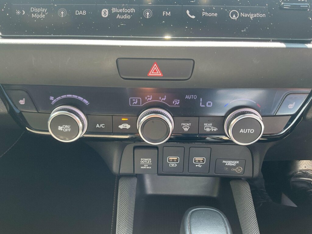 Honda Jazz 1.5 I-mmd Hybrid Crosstar Ex Ecvt White #20
