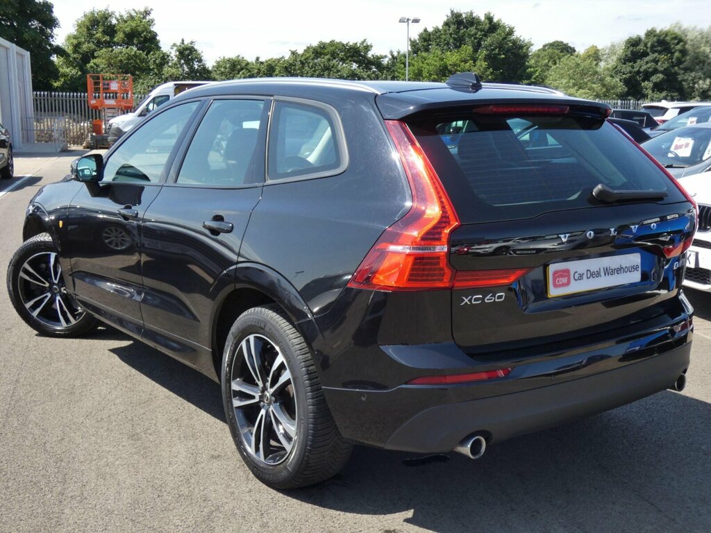 Volvo XC60 2.0 D4 Momentum Pro Awd Euro 6 Ss Black #3