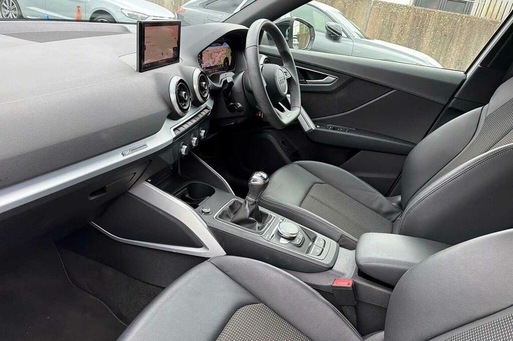 Audi Q2 Black Edition 30 Tfsi 110 Ps 6-Speed White #2