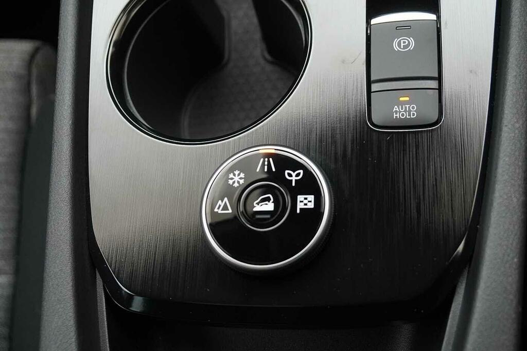 Nissan X-Trail 1.5 H E-power N-connecta Suv Hybrid Aut White #25