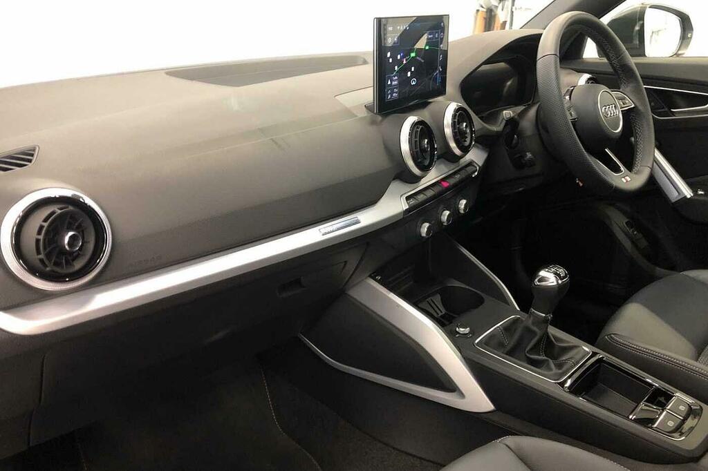 Audi Q2 S Line 35 Tfsi 150 Ps 6-Speed Grey #2