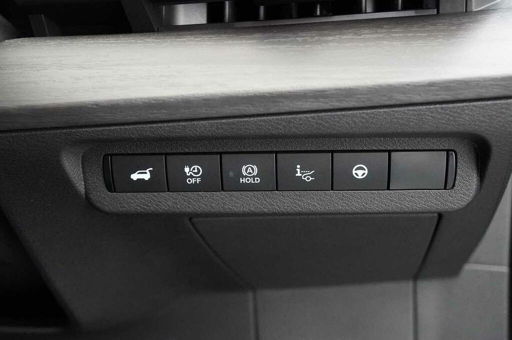Nissan Ariya 87Kwh Advance Suv 22Kw Charger Black #42