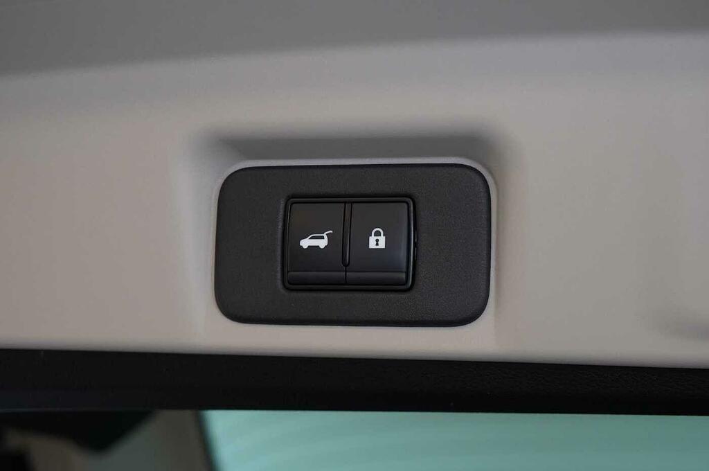 Nissan Ariya 87Kwh Advance Suv 22Kw Charger Black #13