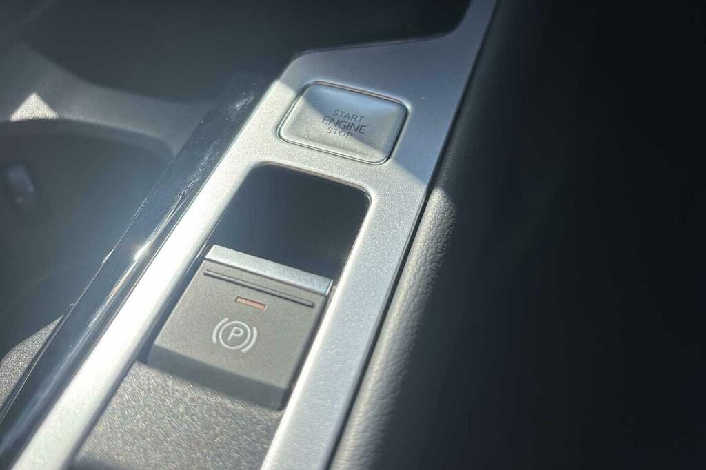 Volkswagen Passat 1.5 Etsi Mhev R-line Estate Hybrid Dsg Grey #34