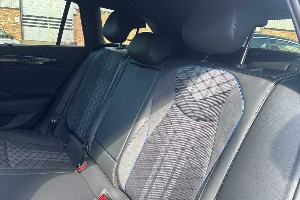 Volkswagen Passat 1.5 Etsi Mhev R-line Estate Hybrid Dsg Grey #9