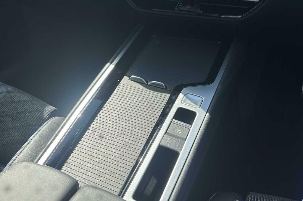 Volkswagen Passat 1.5 Etsi Mhev R-line Estate Hybrid Dsg Grey #35