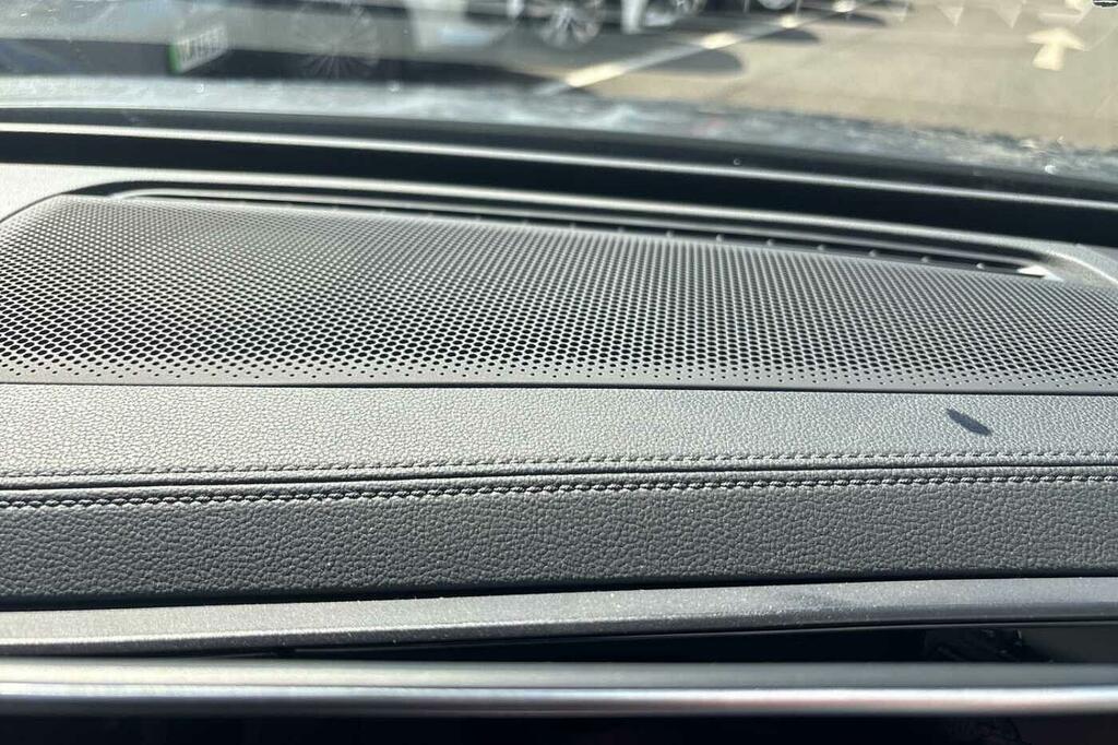 Volkswagen Passat 1.5 Etsi Mhev R-line Estate Hybrid Dsg Grey #38