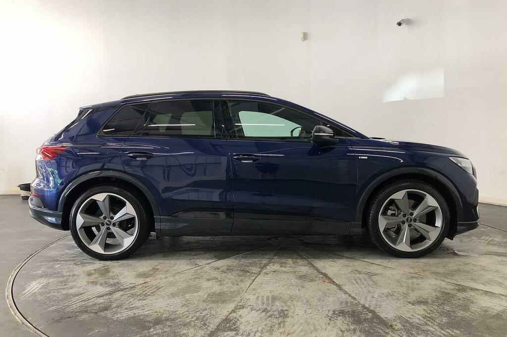 Audi Q4 E Tron Q4 Black Edition 55 E-tron Quattro 250,00 Kw SK26XCO Blue #4