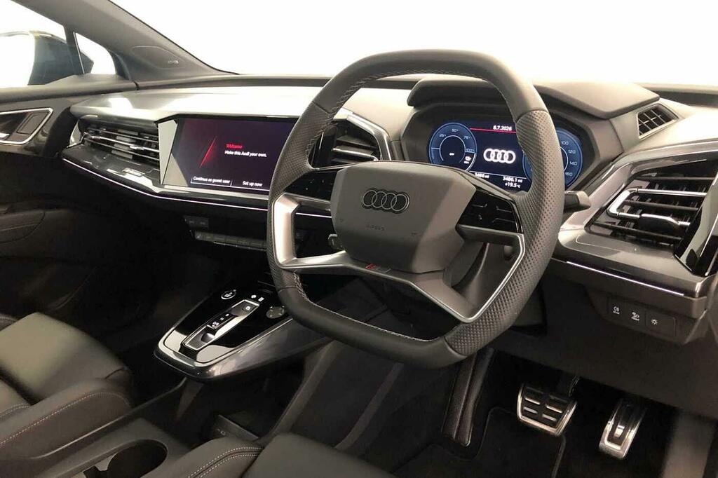 Audi Q4 E Tron Q4 Black Edition 55 E-tron Quattro 250,00 Kw SK26XCO Blue #6