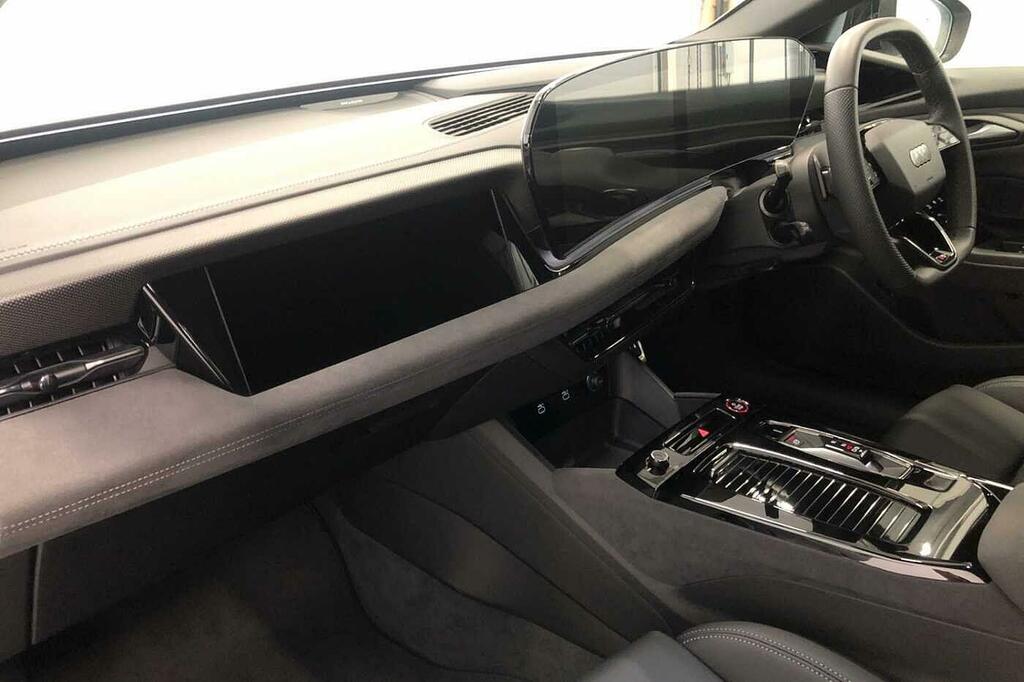 Audi A6 Avant Avant Edition 1 E-tron Performance 270,00 Kw White #2