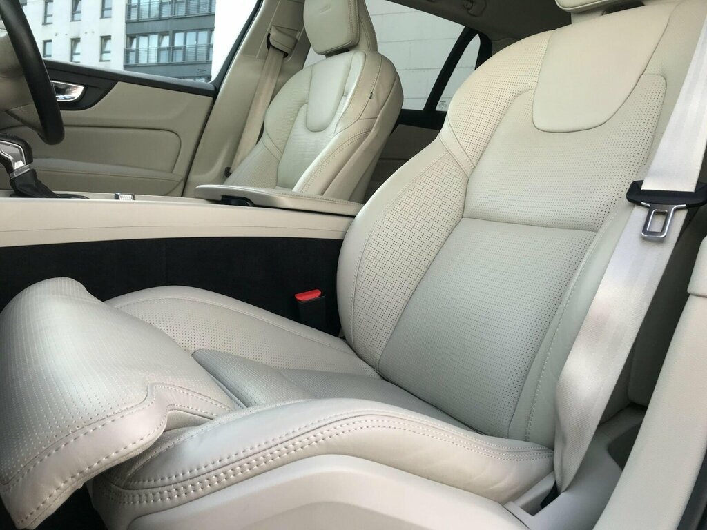 Volvo V60 D3 Momentum Lane Depart Alert,park Assist,cruise Grey #36