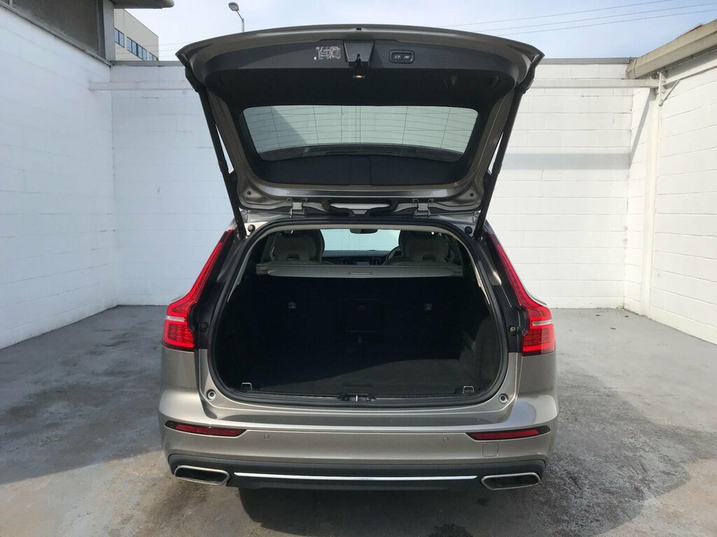 Volvo V60 D3 Momentum Lane Depart Alert,park Assist,cruise Grey #34