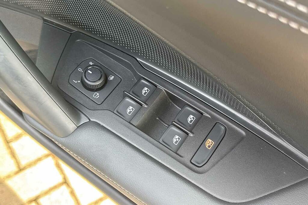 Volkswagen Tiguan 1.5 Tsi Ehybrid 19.7Kwh Match Suv Plug- Black #19